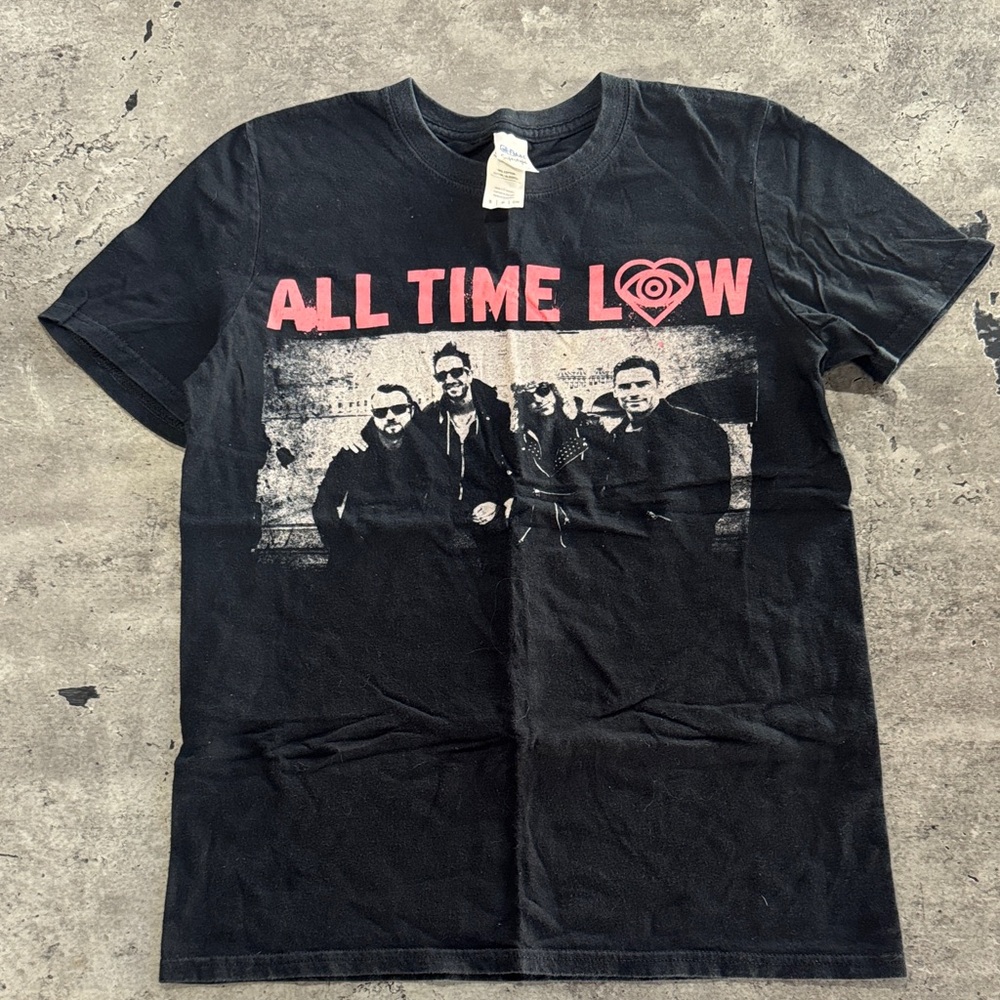 Gildan Black and Pink Graphic Tee
